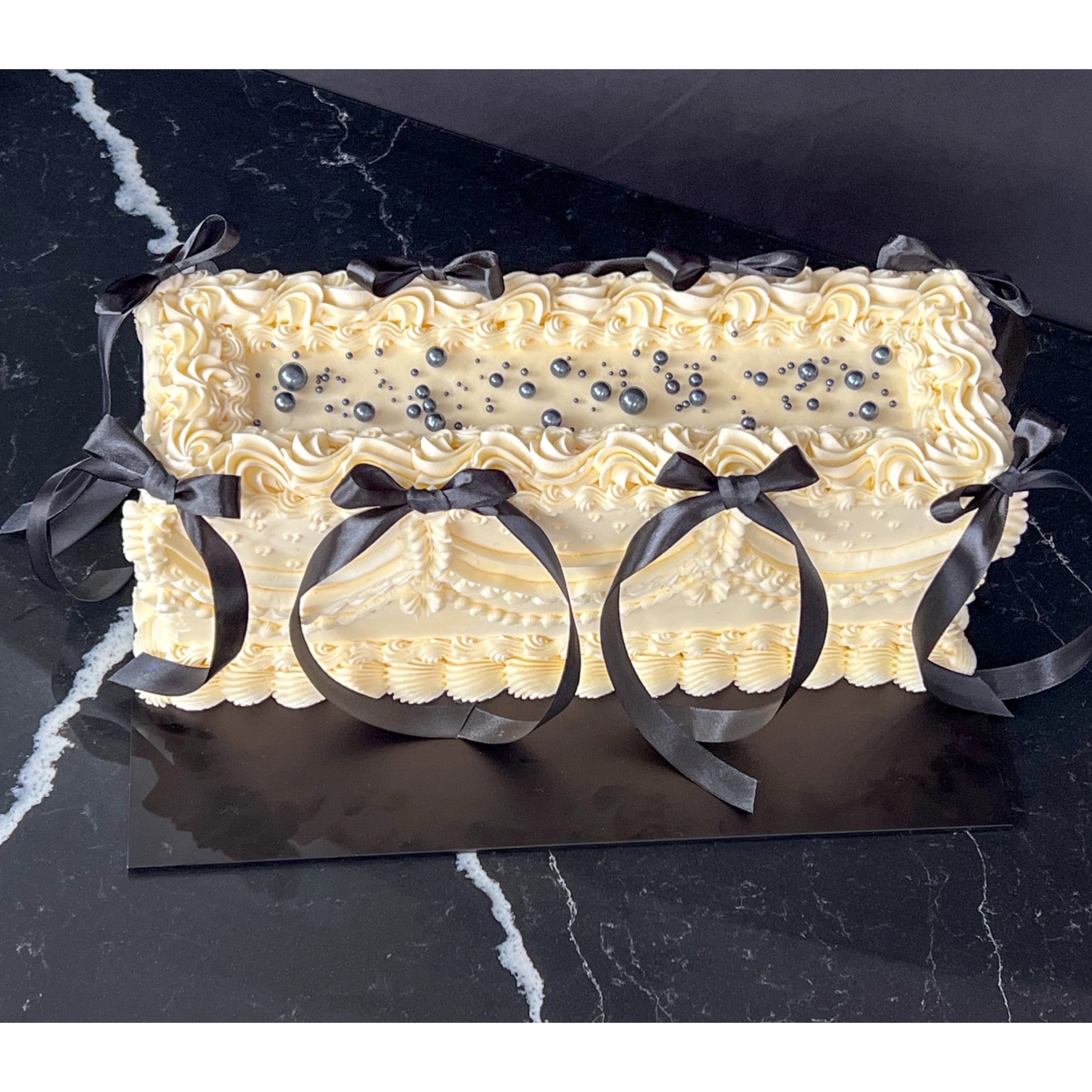 Long Rectangular Vintage Wedding Cake - Image 12