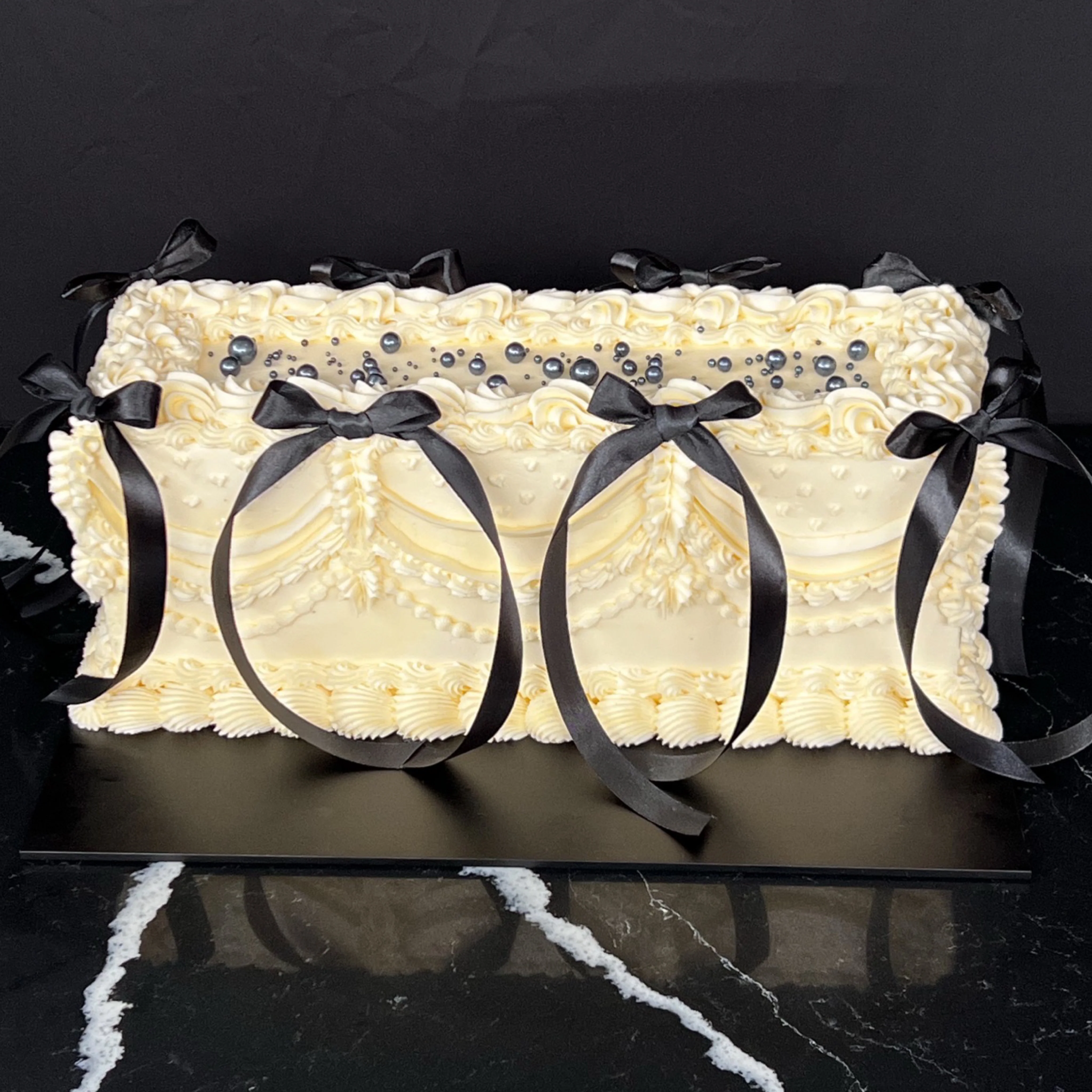 Long Rectangular Vintage Wedding Cake - Image 15