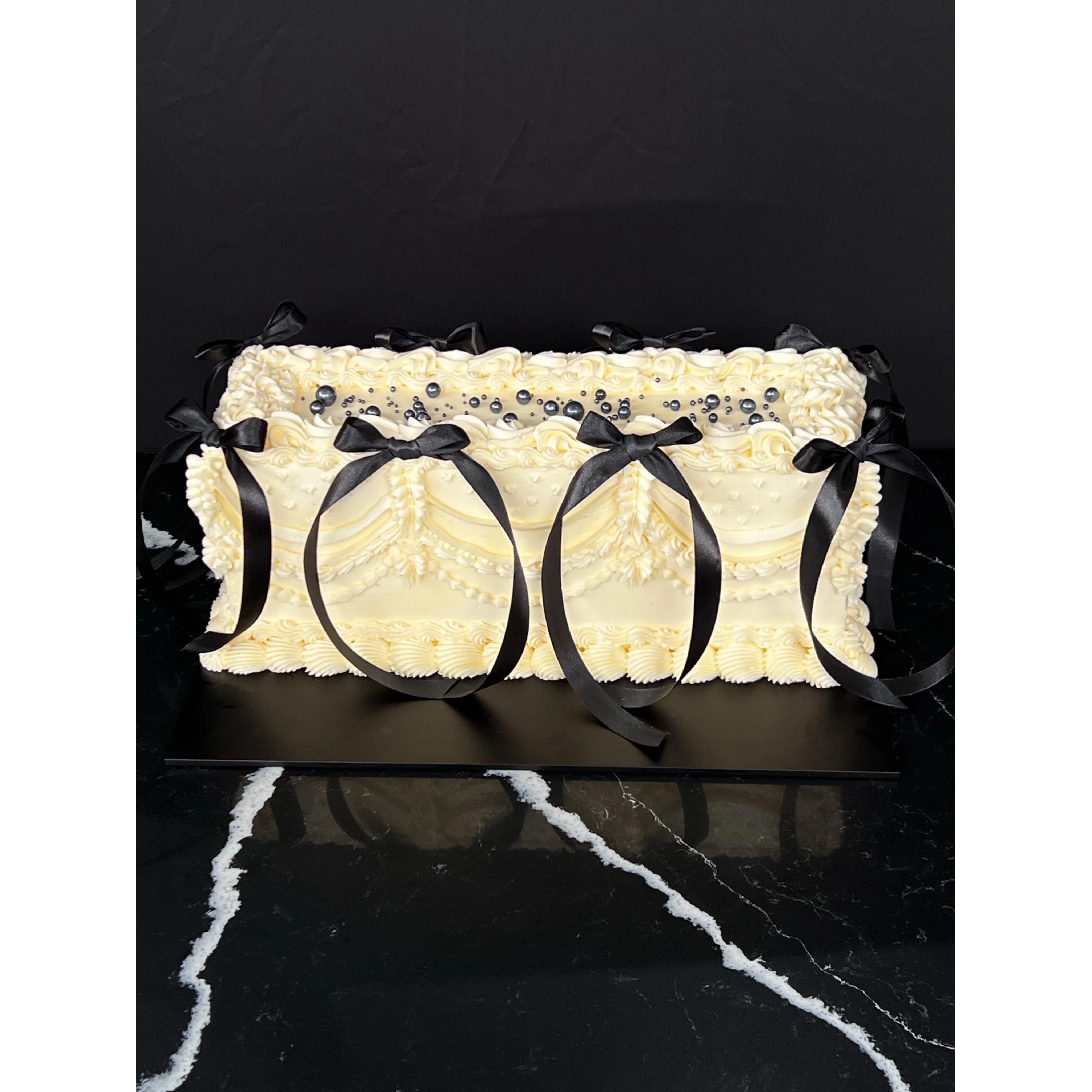 Long Rectangular Vintage Wedding Cake - Image 16