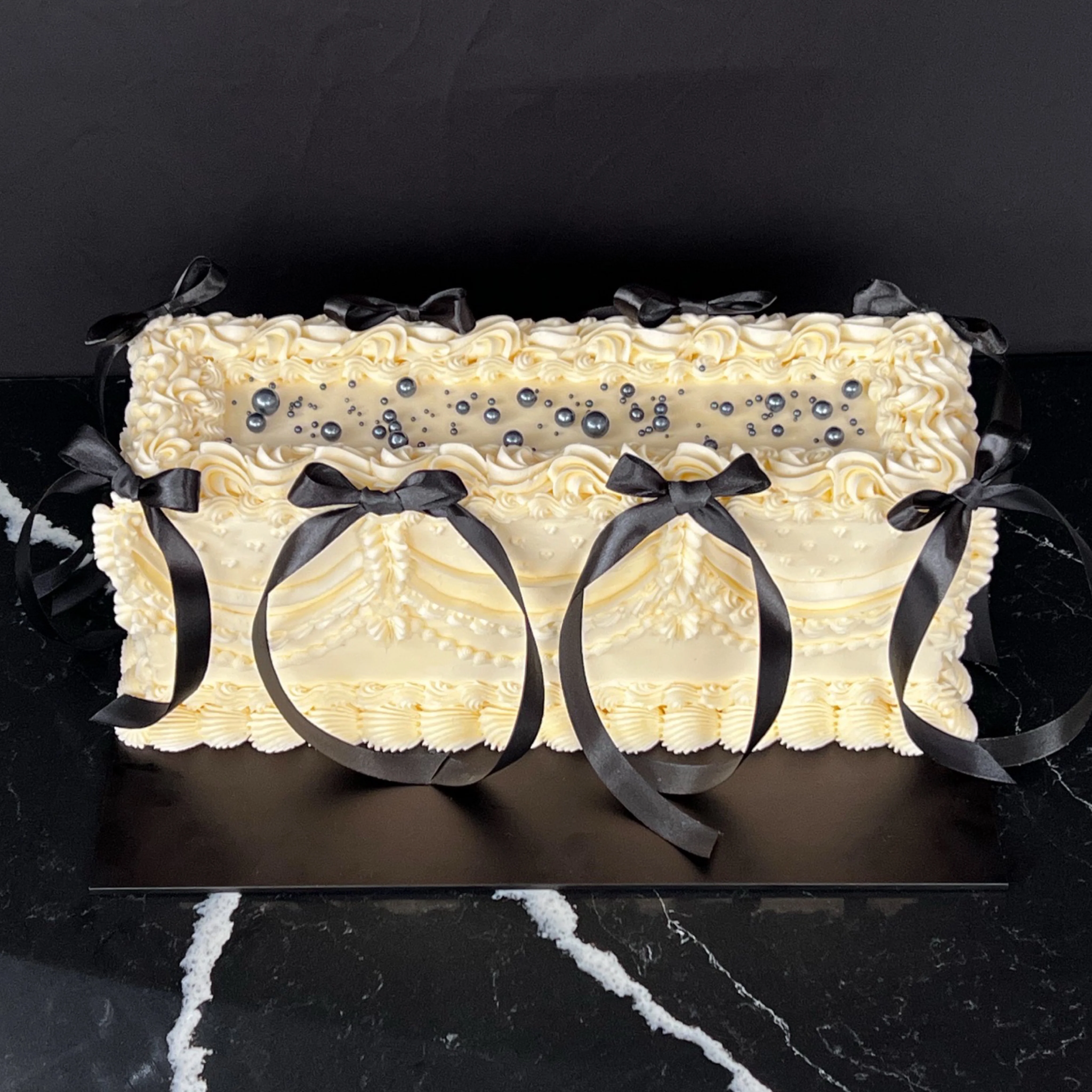 Long Rectangular Vintage Wedding Cake - Image 18