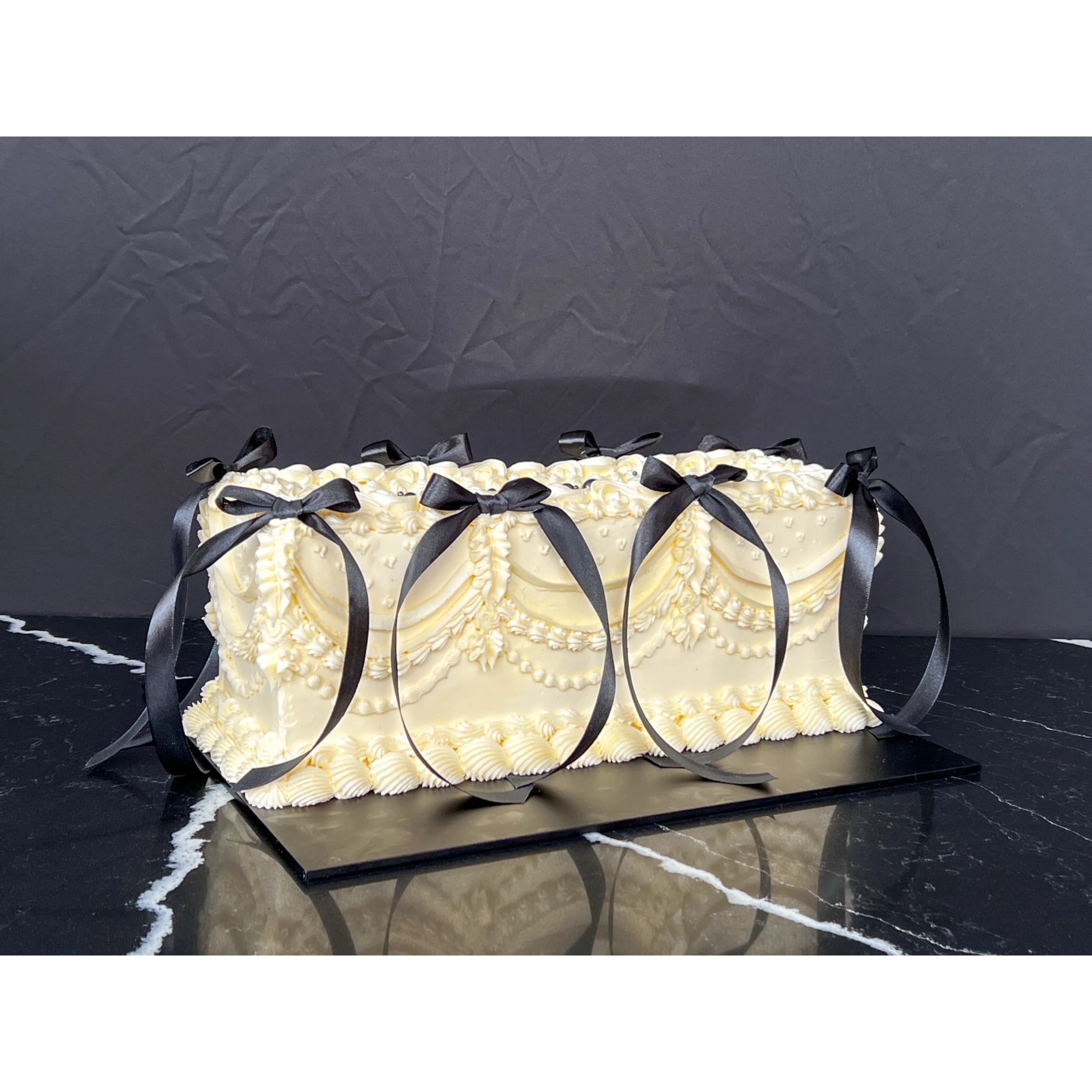 Long Rectangular Vintage Wedding Cake - Image 2